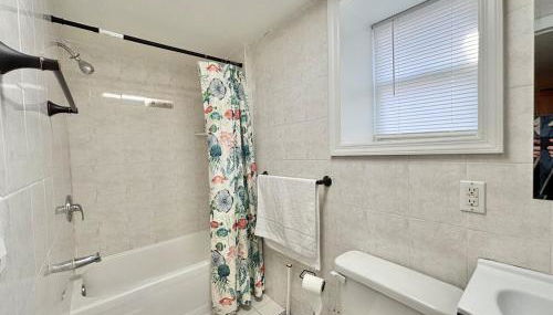 FREE Parking Cozy 2 Bedroom unit near NYC - Foto 4, towels, Shower