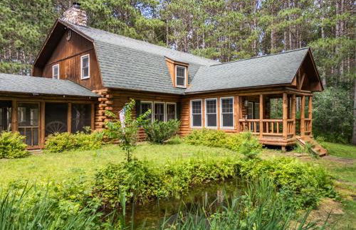 8BR 5BA Huge Dog Friendly Log Cabin near Wisconsin Dells and Lake sleeps 25plus - Foto 63