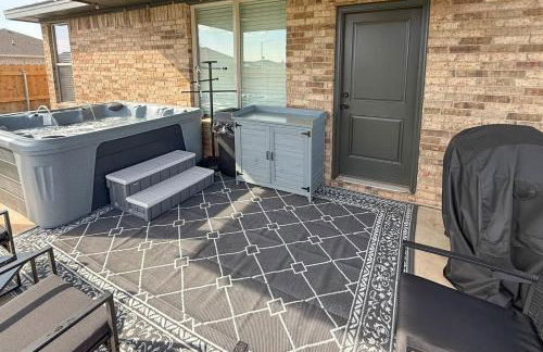 Hot Tub and Game Room Raider Resort in Lubbock - Foto 32