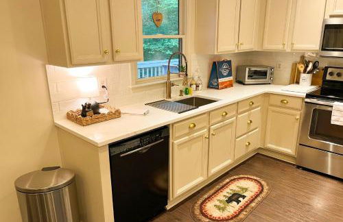 Deer View Retreat - Ramp to Home Wood-Burning Fireplace Netflix Ping Pong - Foto 11