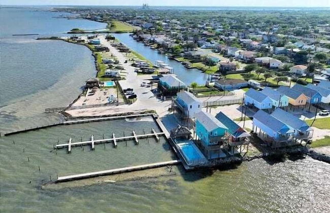 Waterfront Escape w/ Views Shared Pool & Boat Dock Orange Crush by Avantstay - Foto 6