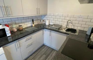 Self Catering Spacious 2 Bed Apartment with sea views - Foto 6