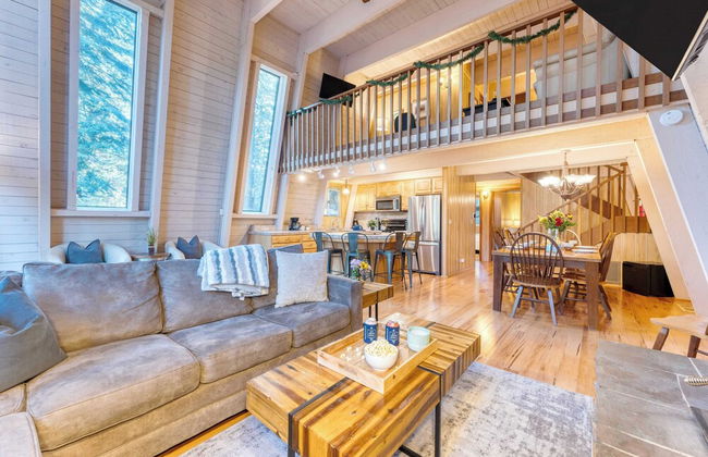 Lundy Bearden Serene Tahoe Retreat With Deck, Fireplace, and Forest Views - Foto 7