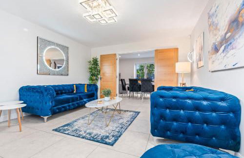 Stylish Home Hot Tub EV Parking - Foto 14