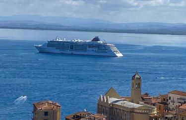 BILOCALE VISTA MARE CON POSTO AUTO - Foto 8