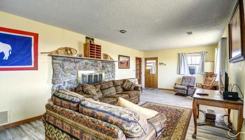Cody Apartment with Panoramic Mountain Vistas! - Foto 5