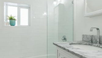 Carriage on Capital near Distilleries & Downtown - Foto 5, Shower