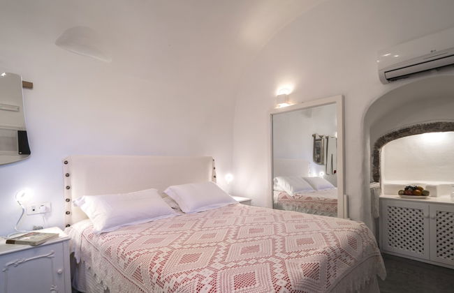 Santorini Paradise - Photo 22