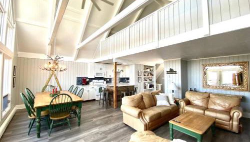 Cozy Charming Ski Chalet Sleeps 11 - Foto 5