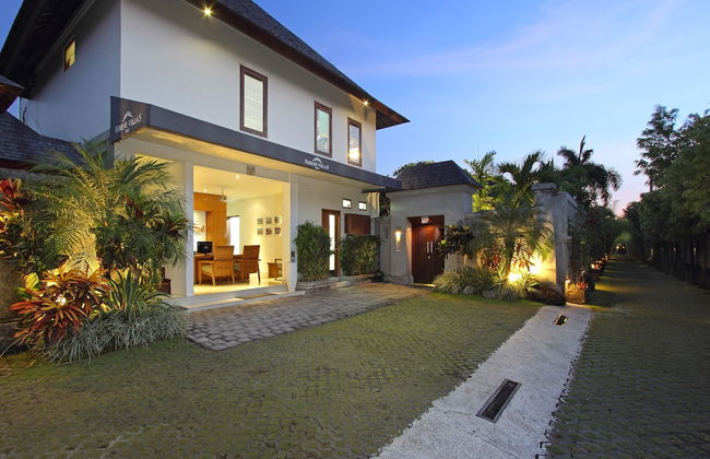 Serene Villas - Photo 2