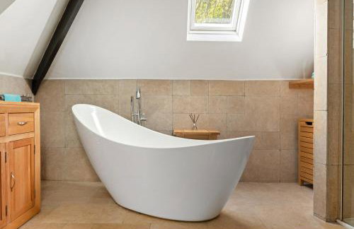 Beautiful Secluded 2 Bedroom Coach House - Foto 23