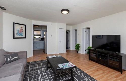 Spacious 9BR Home Ideal for Groups Near Downtown - Foto 28