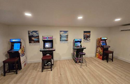 Pool Arcade Mtn Views Lake George Home Retreat WFH - Foto 8
