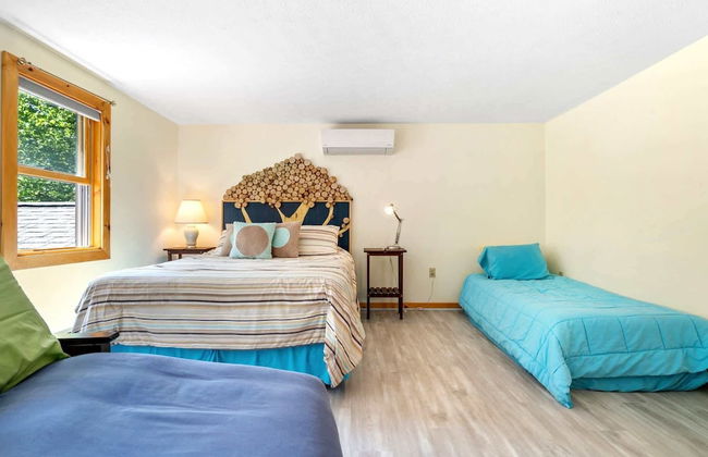 Waterfront w/ Kayak's, Sup's and Ping Pong Table! - Photo 8