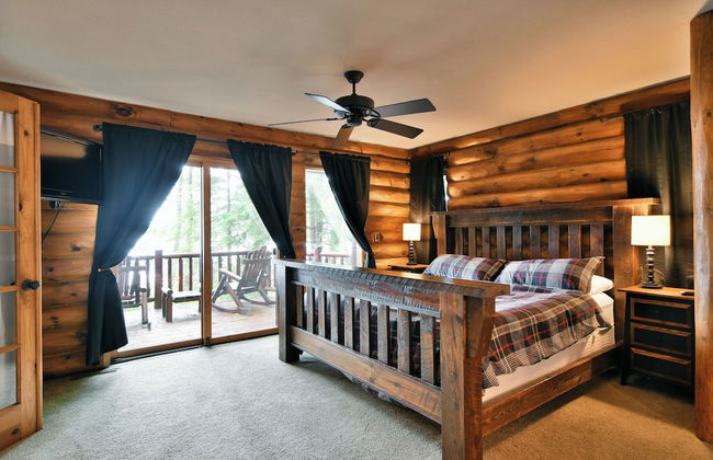 Lumberjack Lodge - Photo 9