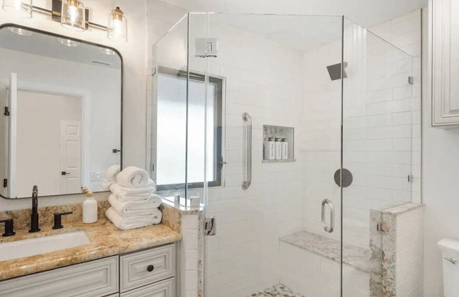 20 Acre Panoramic View Estate Hot Tub, Pickleball & Game Room - Photo 25