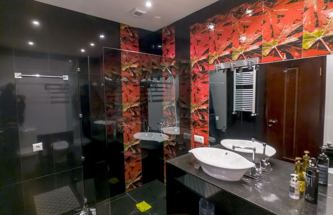 Tbilisi Core: Leo - Photo 35