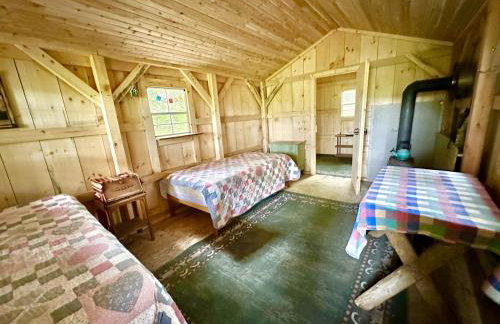 Cozy Off-Grid Cabin with Breathtaking Serene Views for a Peaceful Getaway Surrounded by Nature in Barton, Vermont - Foto 7