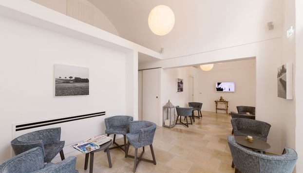 Coin salon dans le hall