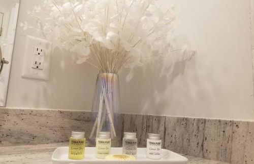 Book Cozy King Bed Now 25 Percent OFF Spring Special! - Foto 19