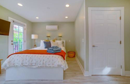 Walk to Festival of Lights Cozy Couples Retreat - Foto 10