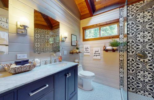 Mendocino Cozy Cabin-Large Patio Grill & Garden - Photo 14