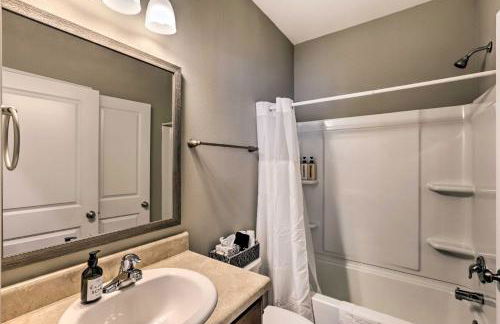 Ideally Located and Elegant Condo with Balcony! - Foto 16