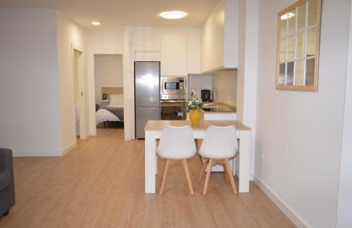 Floridos Playa Piso reformado de 2 habitaciones a 50m de la playa - Foto 1