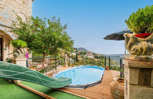 Mountain Oasis - Pool & Playground near Neda Falls - Foto 12