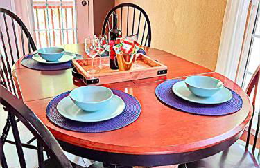 Smokies Hill Top Cabin Mountain Views 2 miles to Town Pet Friendly - Foto 9