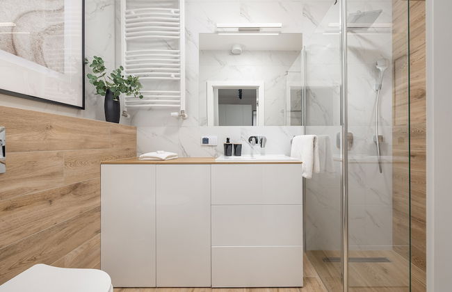 Coast Apartment With Terrace by Renters - Photo 39