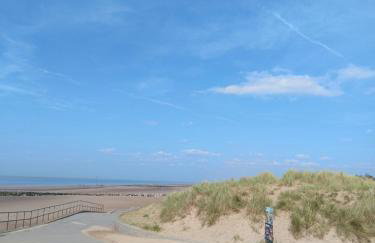 Beautiful Holiday Home 3 Bed Caravan by The Beach, Free Wifi, Games Console, TVs & DVD's, Passes Not Included - Foto 43
