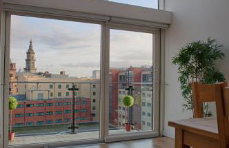 CITY CENTRE APARTMENT with Free Secure Underground Parking - Foto 12