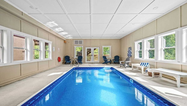 Smokeys Paradise by Avantstay Sleeps 22 + Pool - Foto 2, Interior