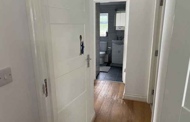 Slough - Sleeps 3 - Petfriendly - Riverside - Bay - Foto 8