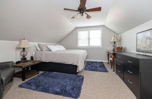 OPEN 4BR2BA Sleeps 8 Near Hwy Covered Deck - Foto 20