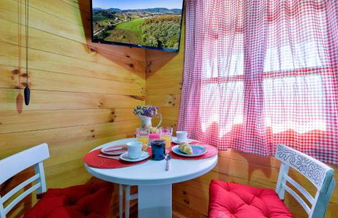 2 Bedroom Amazing Home In Lepoglava - Foto 32