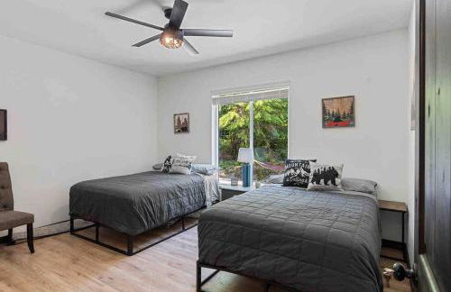 Luxe Mt. Rainier Lodge w/ Hot Tub-AC-Game Room - Foto 15