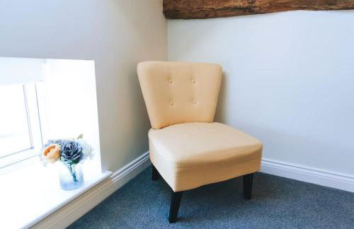 Luxury newly converted oak cottage with hot tub - Foto 49