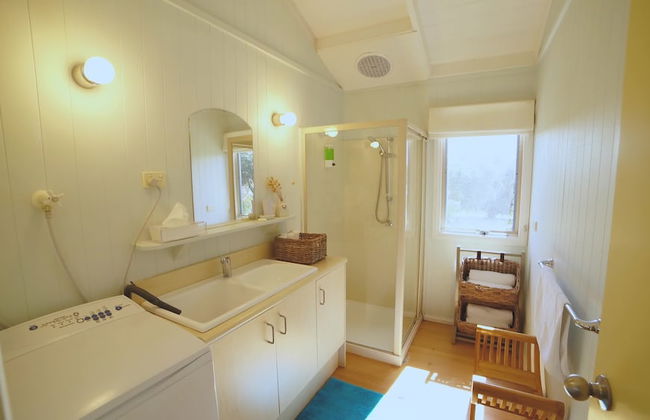 Bear Gully Coastal Cottages - Photo 15