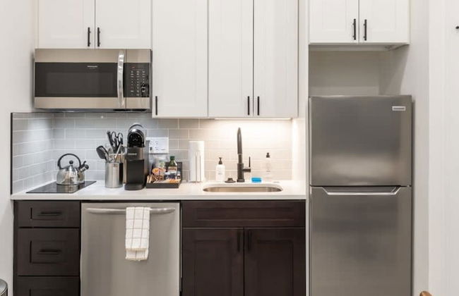 Sosuite 1BR Apt w W/d, Desk Alcove - Photo 11