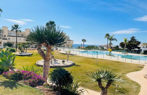 La Cala gorgeous 2 bedroom apartment with stunning gardens, pools and sea views - Photo 71