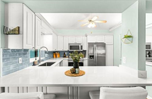 Heated PoolFire PitOutdoor KitchenCorn Hole - Foto 26