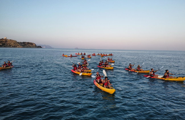 Kayak in the Calas de Villajoyosa (Alicante) - Photo 1