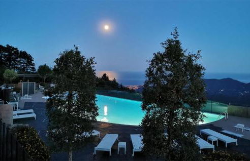 Awesome Home In Magliolo With Sauna - Photo 3