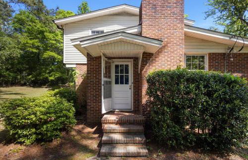 5BR Woodland Retreat on 7 Acres with a Pond - Foto 15