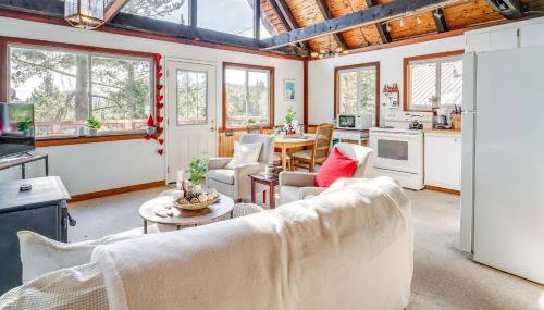 Serene Lakes Cabin with Deck Dog Friendly! - Foto 5