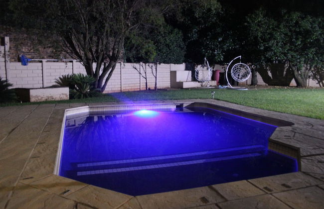 Chic & Serene 1-Bed Haven in Roodepoort - Photo 35