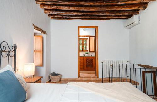 7 Bedroom Villa with Pool - 5mins walk to Cala Llonga Beach - Can Ramon - Foto 26