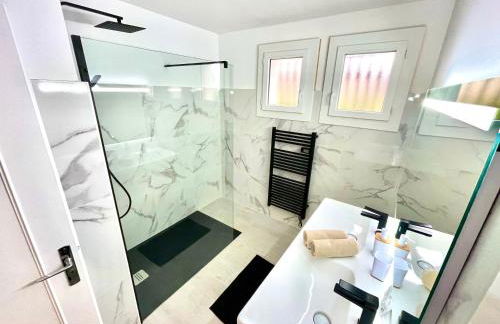 " Au coin du Lys " Garage - Jardin - Wifi - Foto 21